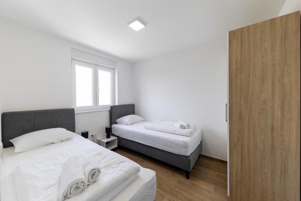 Apartmán Golden Nin Exteriér fotografie